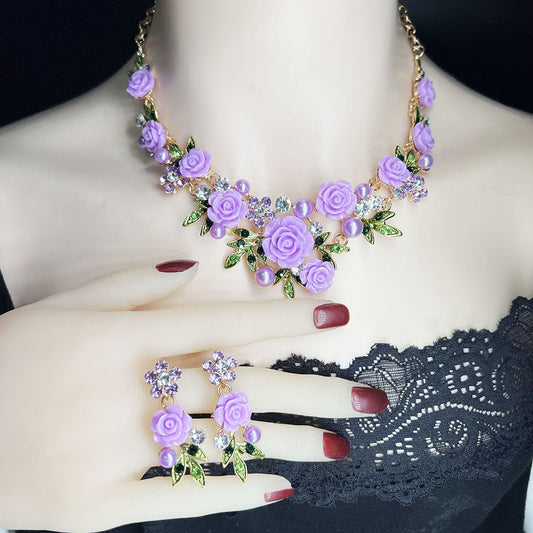 Emaille-Blume mit Diamanten – Exklusives Perlen-Collier-Set mit Kette und Ohrringen